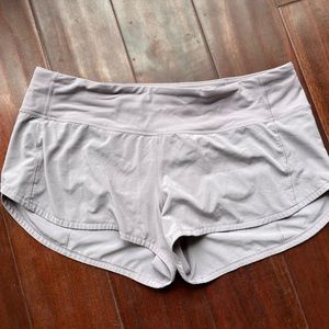Lululemon - Speed Up shorts - size 8